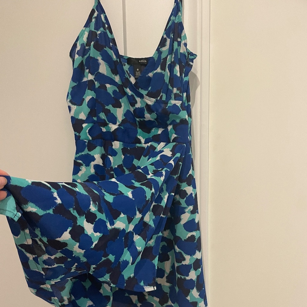 AQUA Bloomingdales light weight abstract spot dress